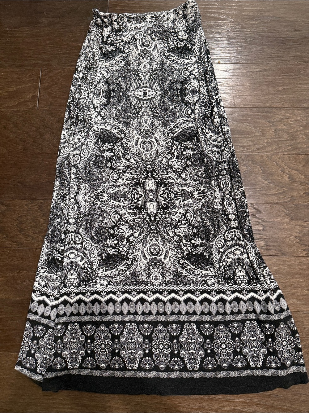 Cynthia Rowley Black and White Paisley Pattern Jersey Fold-over Maxi Skirt XS